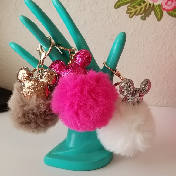 Disney Park Micky Mouse Glitter Keychain Pom Pom White only Left NEW - Picture 1 of 6
